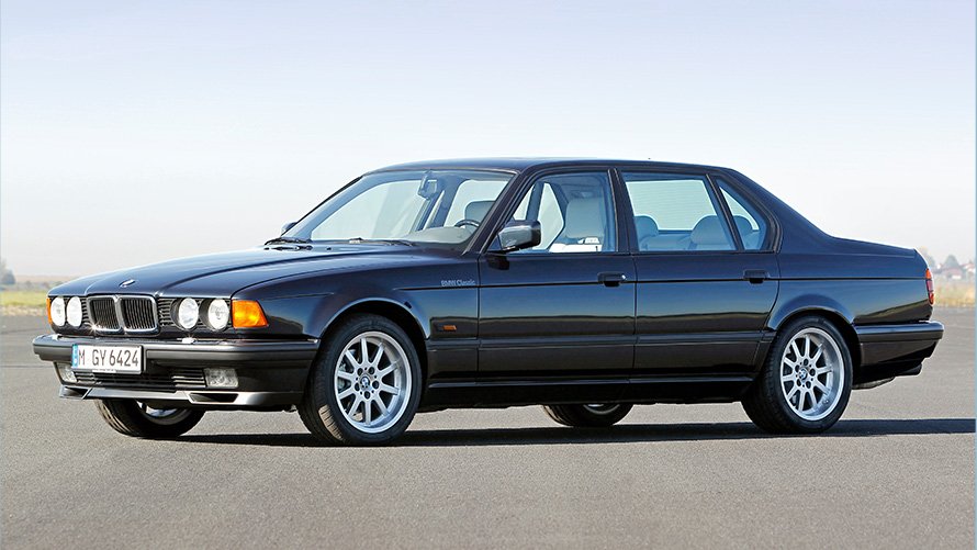 BMW série 7 E32 spécification et caractéristiques
